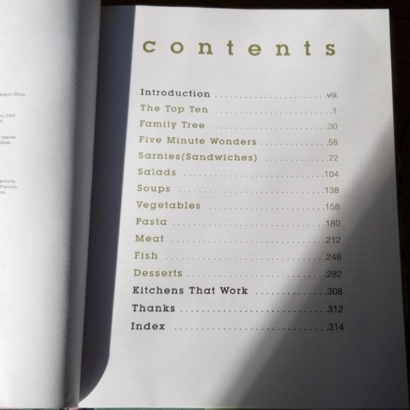 Jamie's Essentials Cookbook - Picture 2 of 6